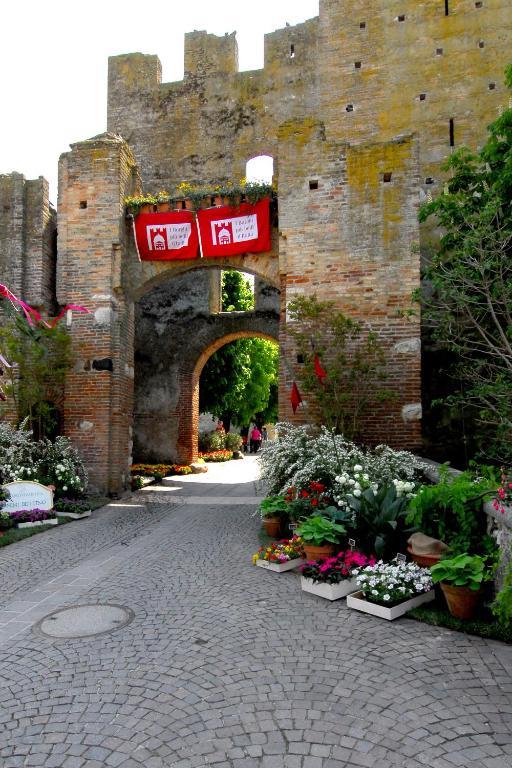 Апартаменты Antica Dimora Dell'Ortolano Castellaro  Экстерьер фото
